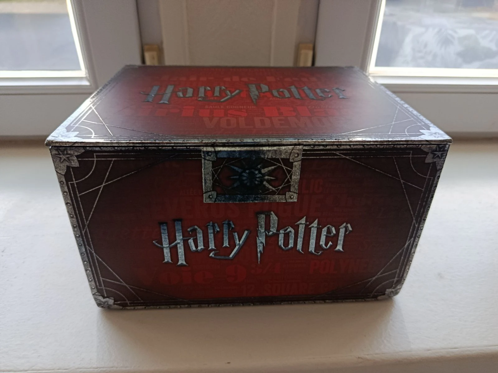 A saisir, magnifique coffret COLLECTOR " Harry Potter " ( bien lire )
